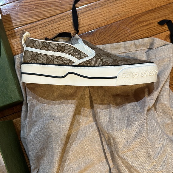 AUTHENTIC Women’s Canvas Monogram Platform Sneaker - Picture 4 of 16